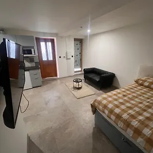 studio-cosy-proche-gare.hotels-rhonealpes.com/
